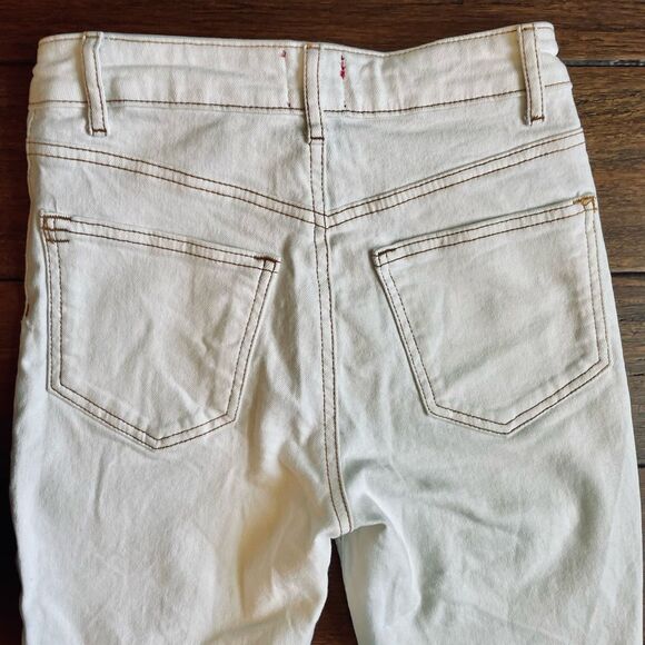 Urban Outfitters BDG Girlfriend High-Rise Lace-Up White Jeans - Picture 10 of 12